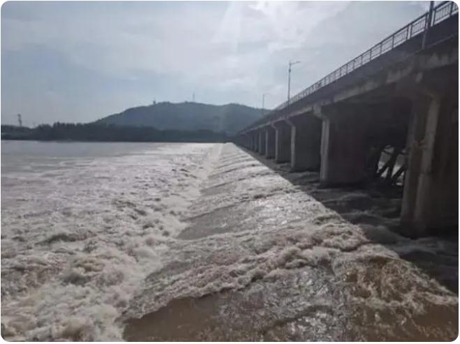 98年抗洪,中央決定最后關(guān)頭炸堤分洪,朱镕基:等等,我再加句話